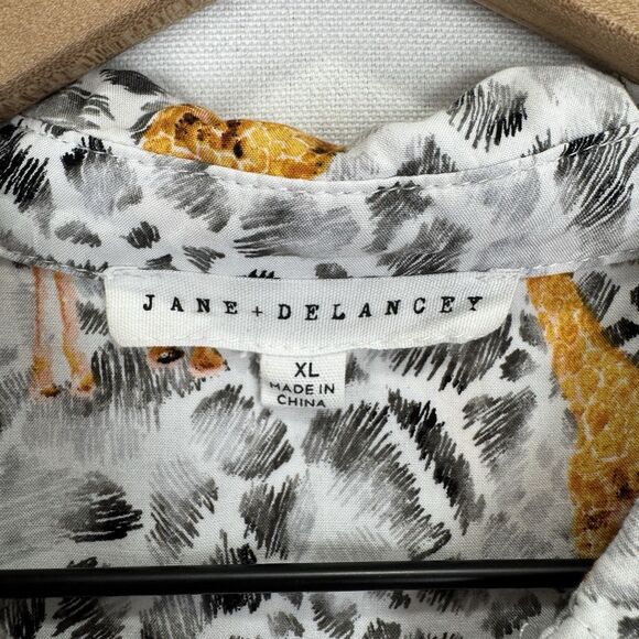 Jane & Delancey Top Womens XL Safari Giraffe‎ Button Up Beachy Tropical Travel - Picture 10 of 14
